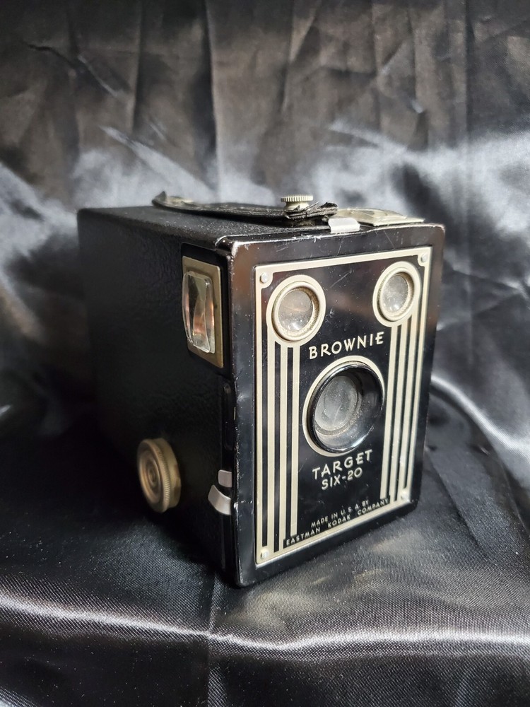 Vintage Kodak Brownie Target Six-16 Box Camera