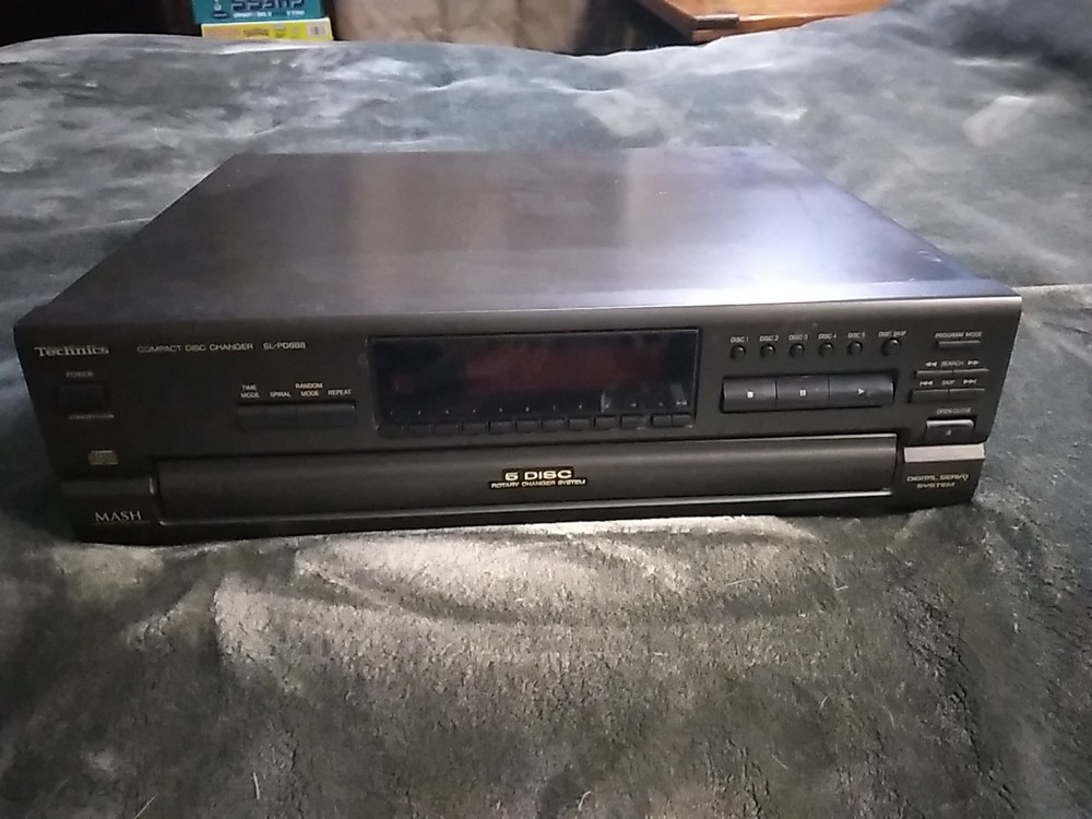 Technics #SL-PD688 5 Disc CD Player