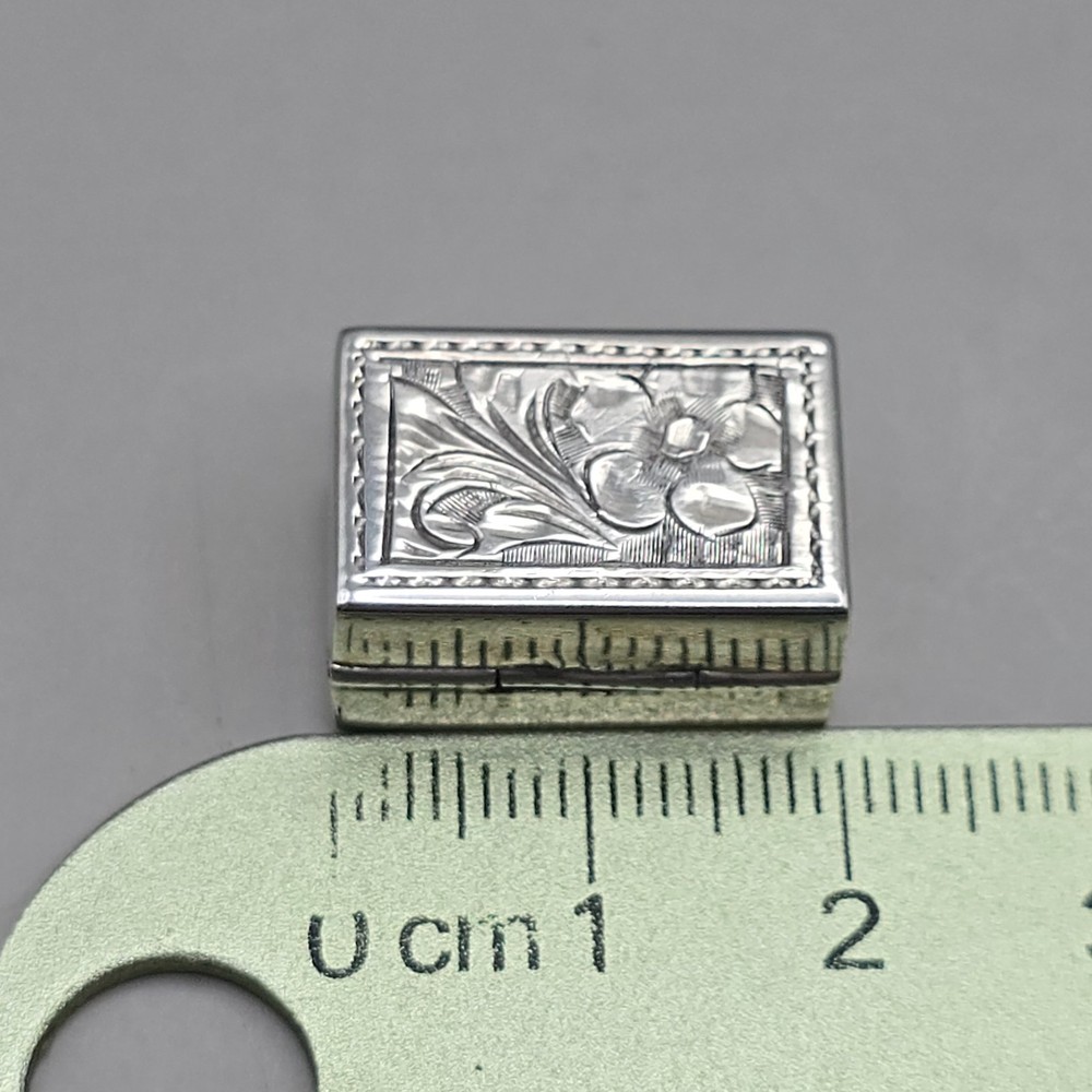 Antique Small Continental 800 Silver Pill Box Snuff Box