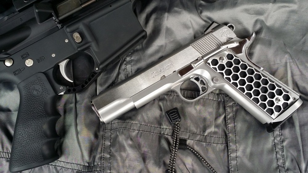 1911 Grips Government Commander "Apocalypse HIVE" BRUSHED SURFACE/ BLACK CORE