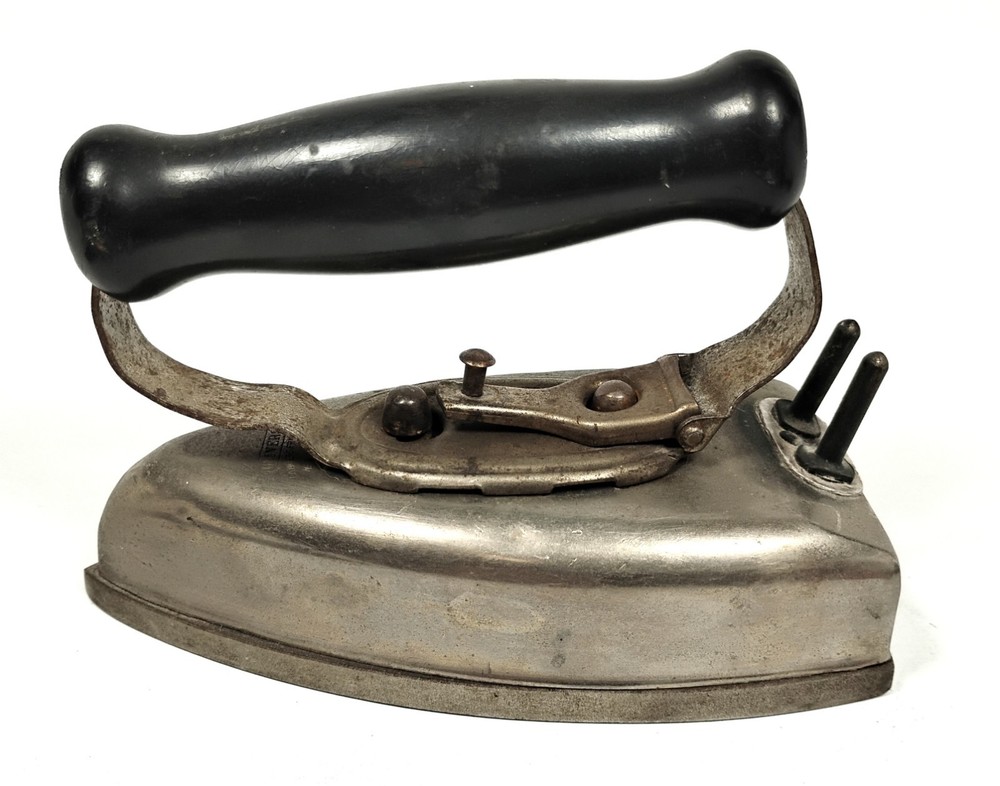 Antique UNIVERSAL Electric Iron Landers FRARY & CLARK