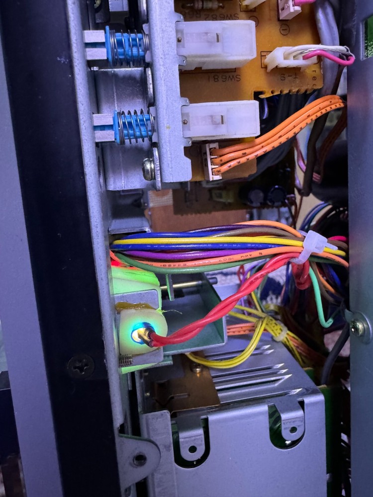 Luxman LX-104 amplifier front panel central section lamp.