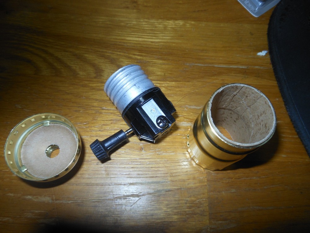 New 2 Circuit 3 Terminal Medium Base Lamp Socket With Brass Shell By ADL D56BB