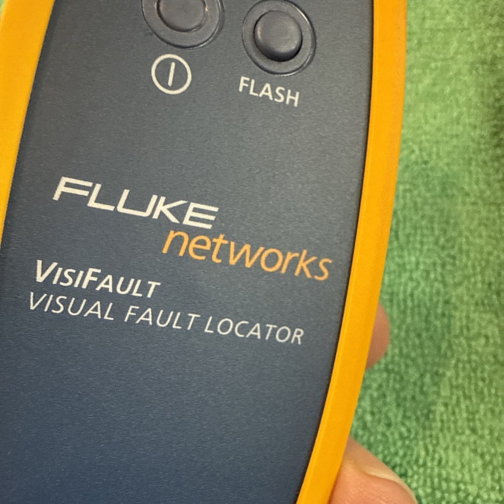 Fluke VisiFault Single Mode & Multimode Visual Fault Locator w/case