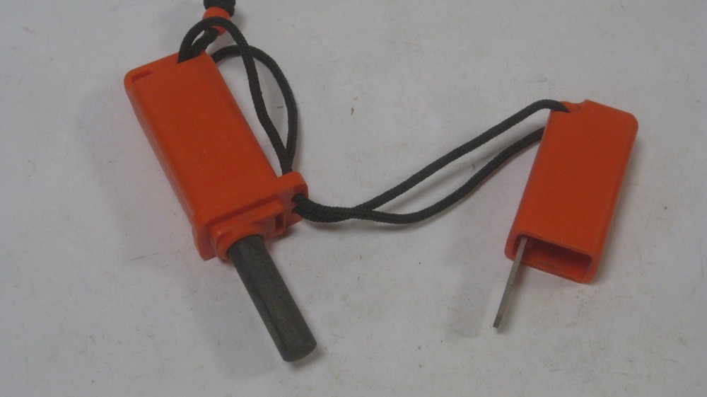 UST Ultimate Servival Technologies Strikeforce Fire Starter - orange