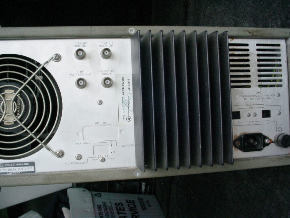 HP 1615A Logic Analyzer with Pods and manual