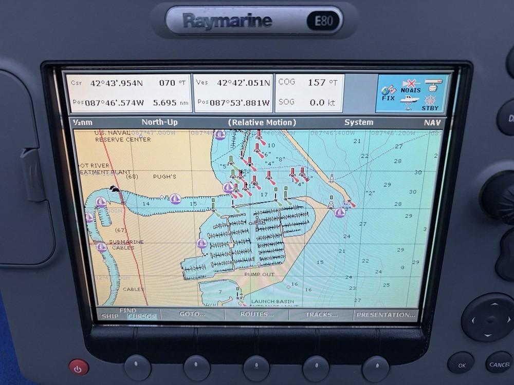 Raymarine E80 Classic GPS Chartplotter Multifunction Display W/ Cover; Tested