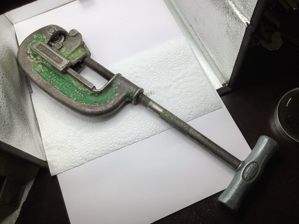 RIDGID No. 2 Heavy Duty Pipe Cutter 1/8”-2”