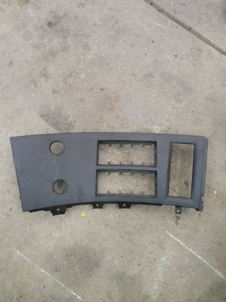 Volvo VNL dash panel 82756001