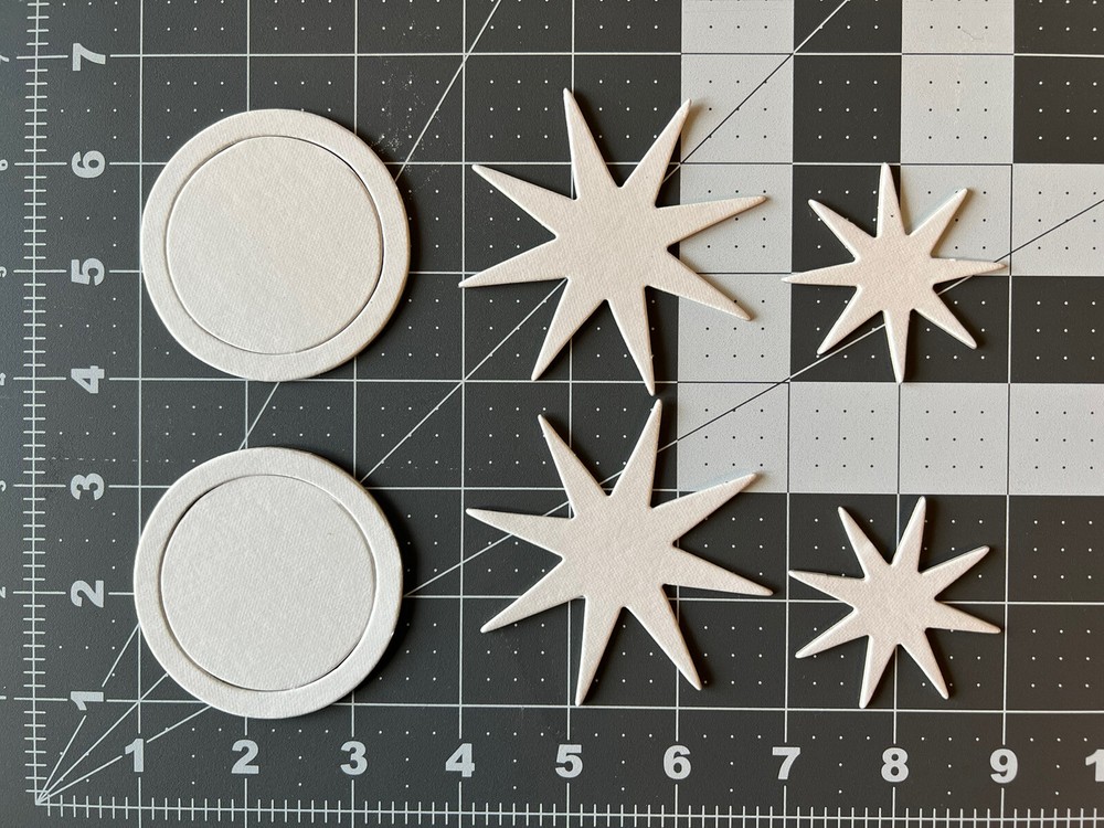 Chipboard Embellishments - die-cut white, Matte Compass Rose 6 pieces