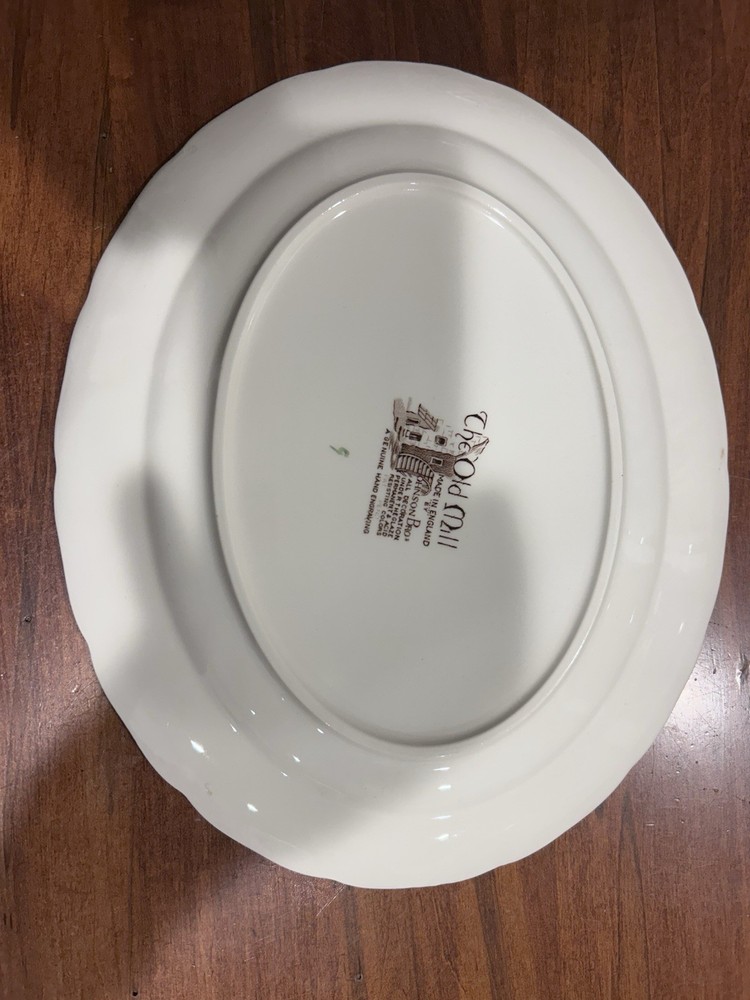 31 Piece Johnson Bros The Old Mill Dinnerware Set Tea Set England