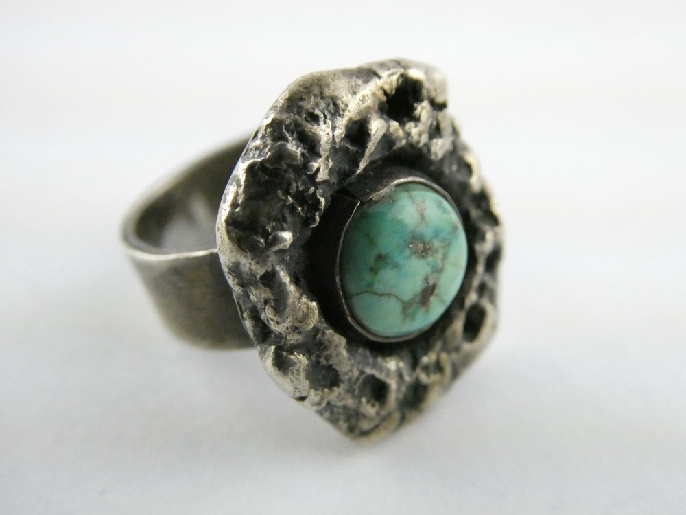 Southwestern Unmarked Sterling Silver Turquoise Brutalist Setting Ring Size 4.75