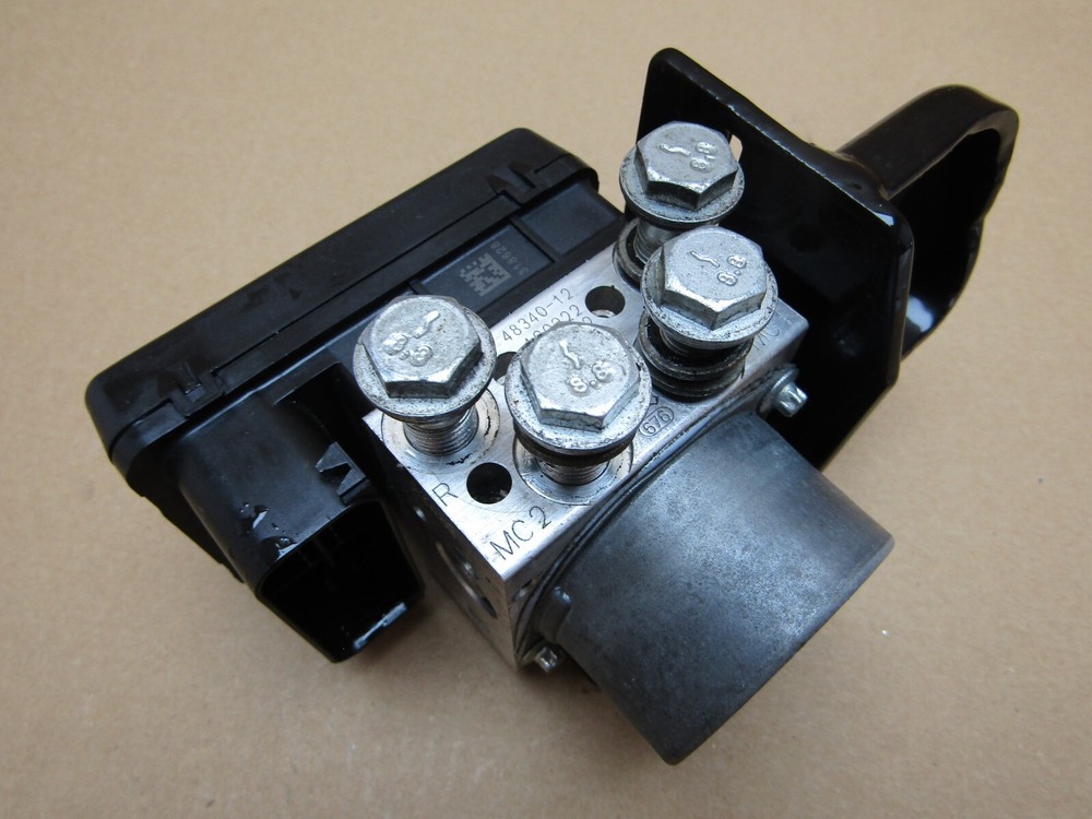 Harley Davidson Super Glide Custom 2012 3,615 mls ABS pump control unit (10036)