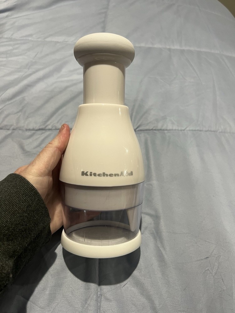 Pampered Chef Push Function Food Chopper - White