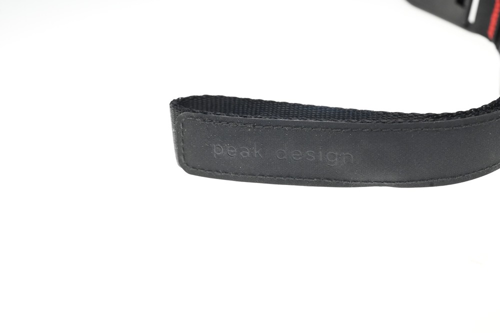 Peak Design Wrist Cuff Strap Black Red #G321