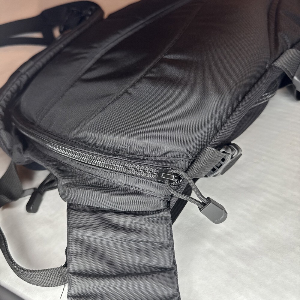 CamelBak Maximum Gear Black Tactical Hydration Pack 64oz Bladder MOLLE Backpack