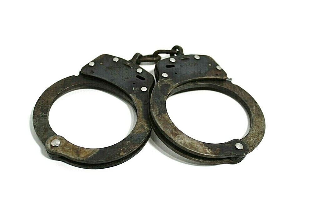 Smith & Wesson M100-1 Handcuffs With Key