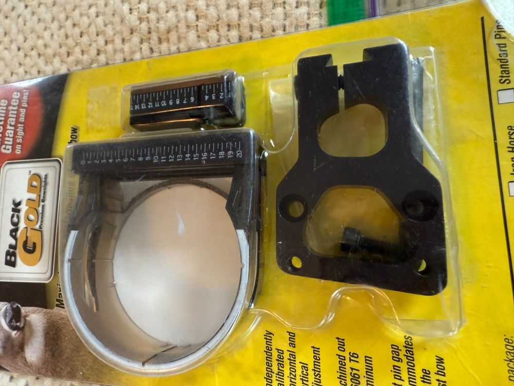 Black Gold Archery Q22 Micro Dot Pin Sight NOS