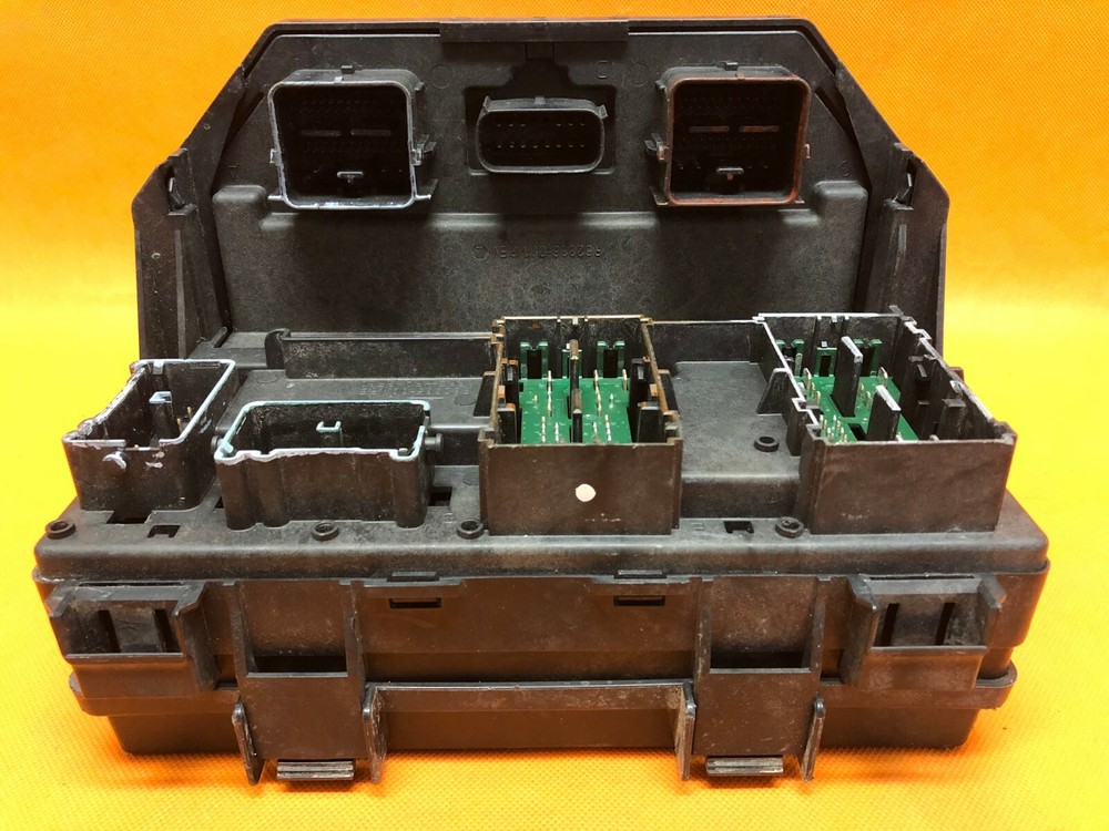 08 DODGE NITRO TIPM FUSEBOX FUSE BOX CONTROL MODULE BCM 04692235AH