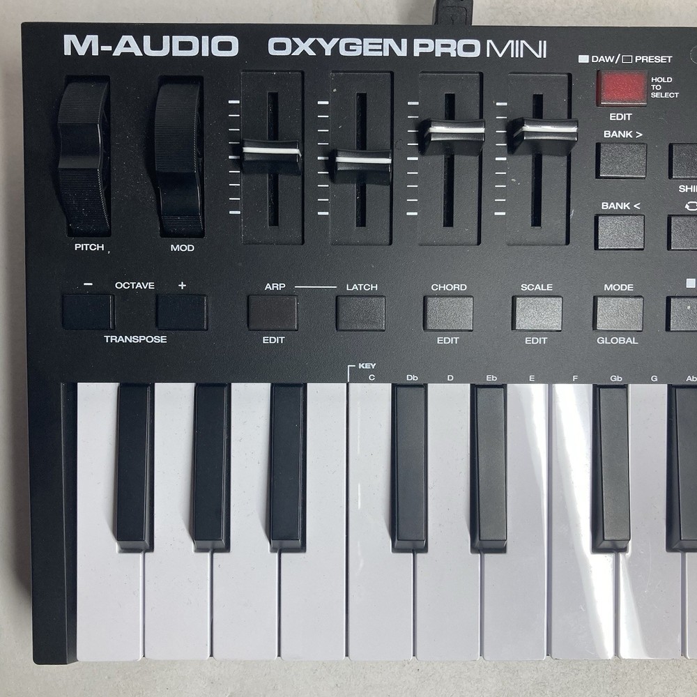 M-Audio Oxygen Pro Mini 32-key USB Midi Controller Tested Working