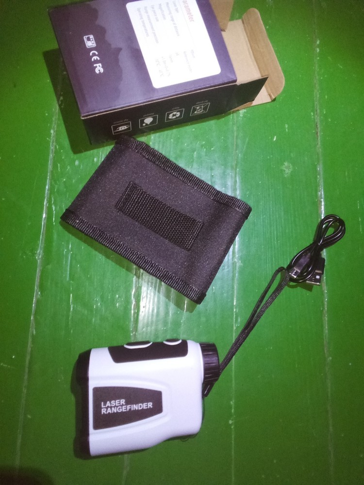 Golfing, Laser Rangefinder 1000