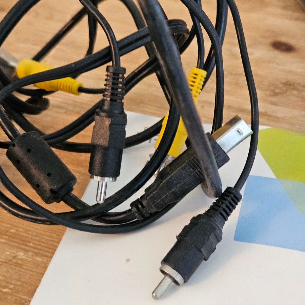 Pinnacle Studio MovieBox Video A/V Input Adapter to USB