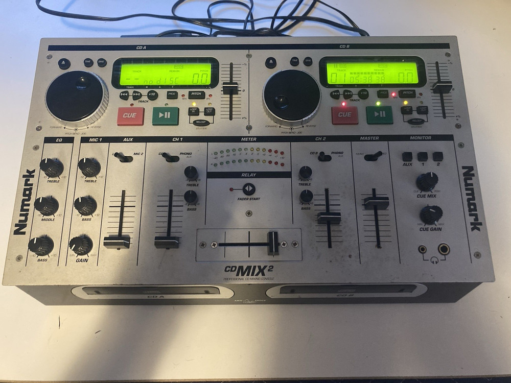 NUMARK CDMIX2 PROFESSIONAL CD MIXING CONSOLE