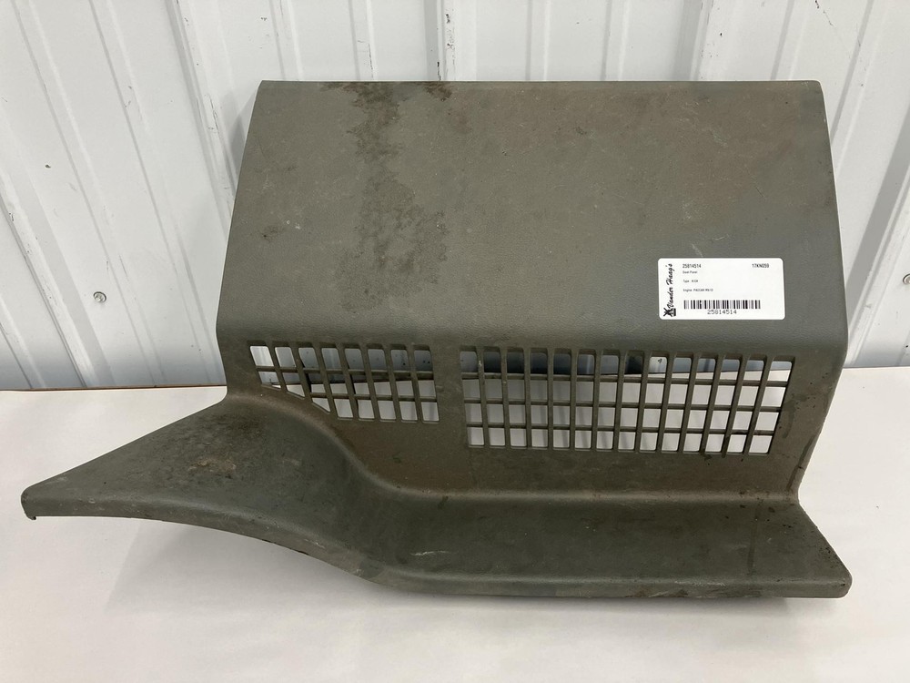 2012-2027 Kenworth T680 KICK Dash Panel - Used