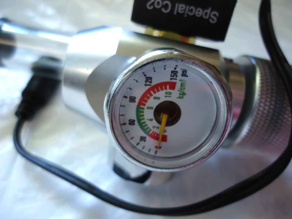 AQUARIUM CO2 REGULATOR