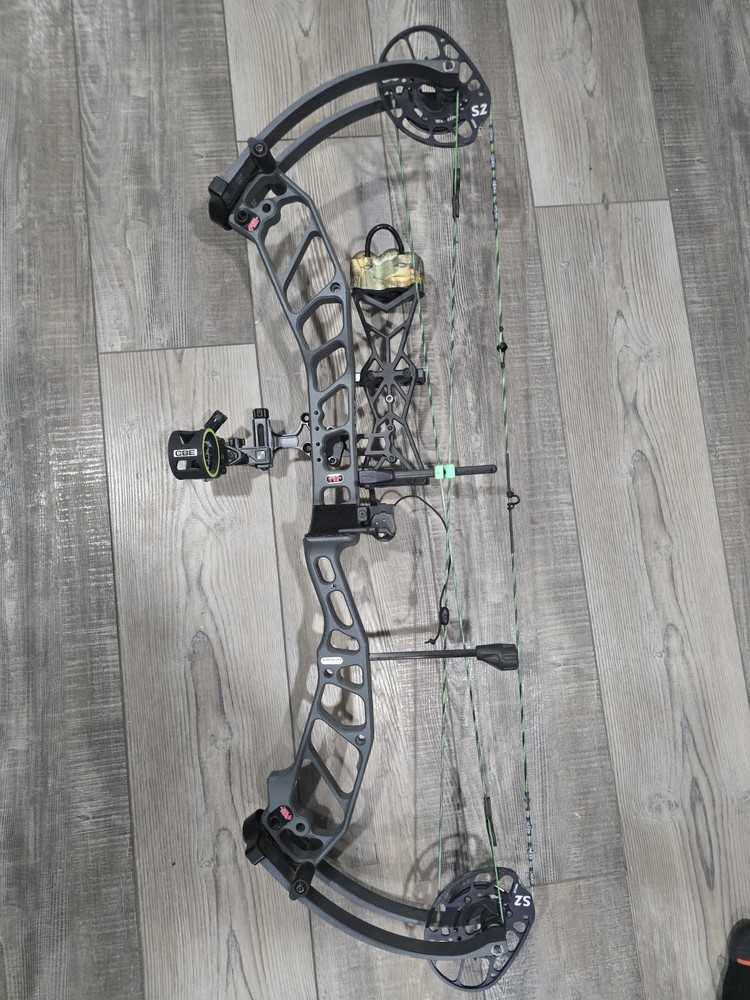PSE Archery EVO XF 33 Compound Bow