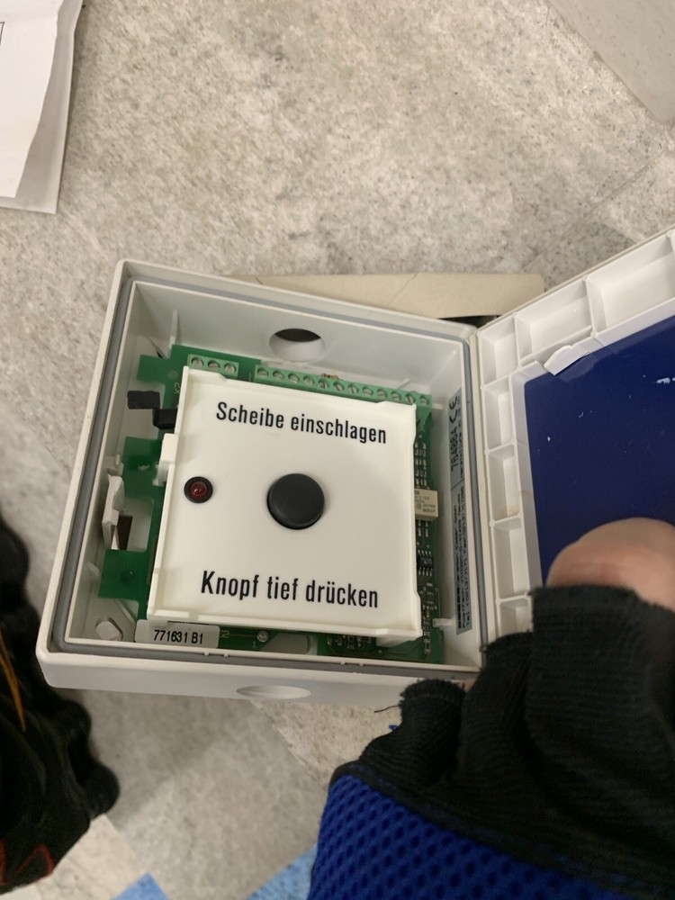 H ESSER TAL764864 ALARM BOX