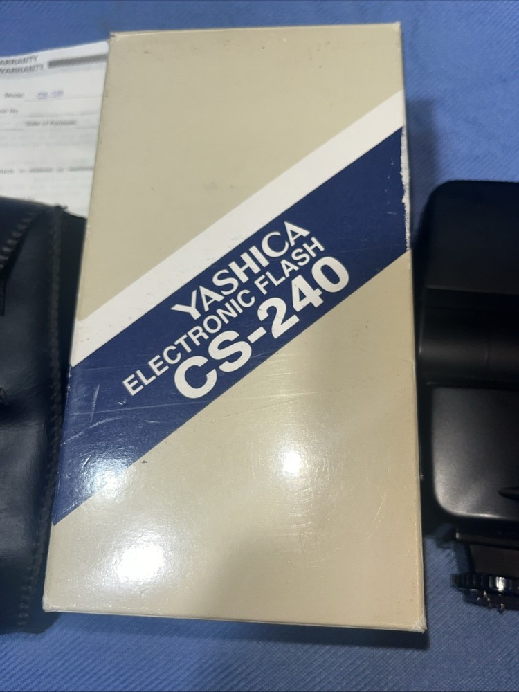NWB YASHICA CS-240 Auto Electronic Flash. Flash Functions