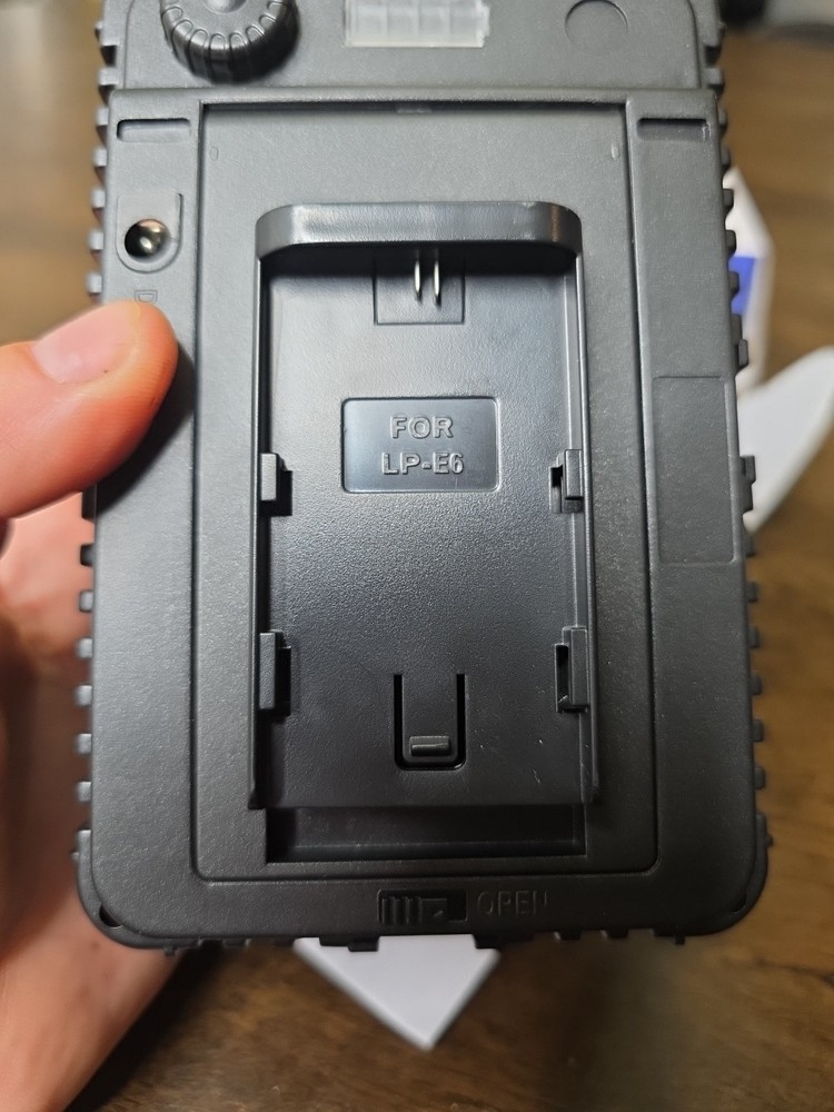 Precision Design Digital Camera Camcorder LED Video Light LE-168A