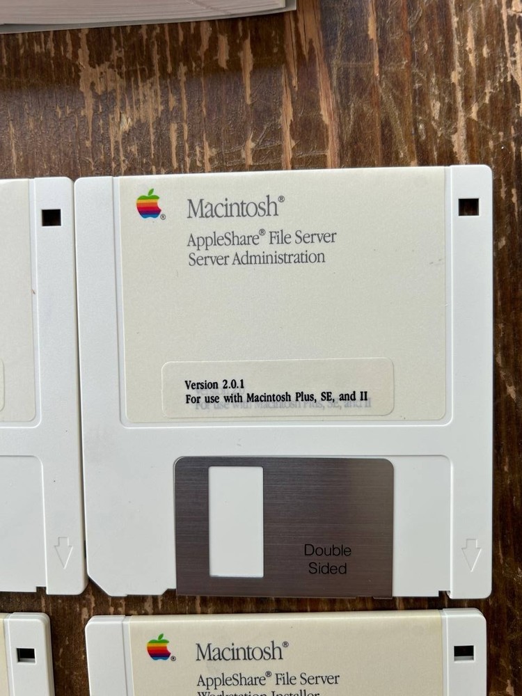 Macintosh AppleShare M0548/B Version 2.01. Vintage Apple software