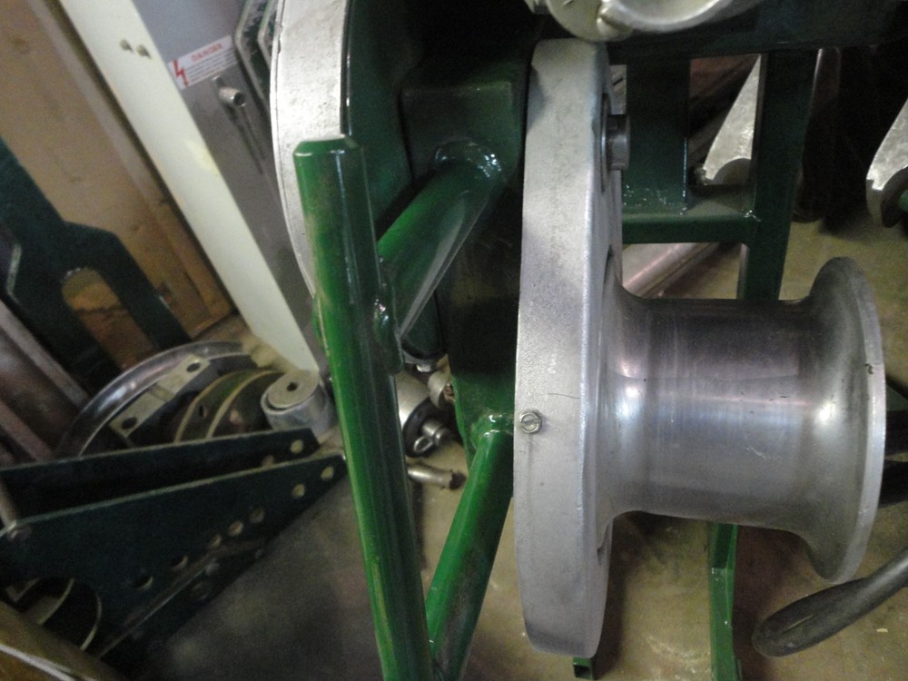 GREENLEE Tugger Cable Puller with Stand