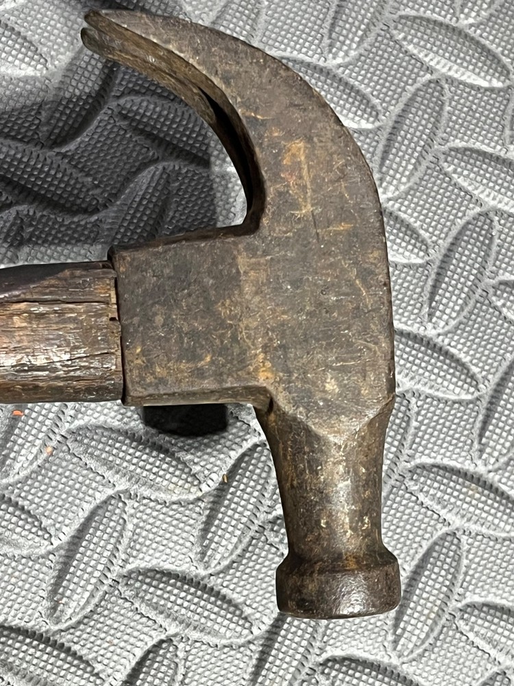 Antique claw hammer (26965)
