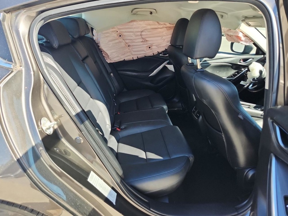 6 2017 Glove Box 4941200