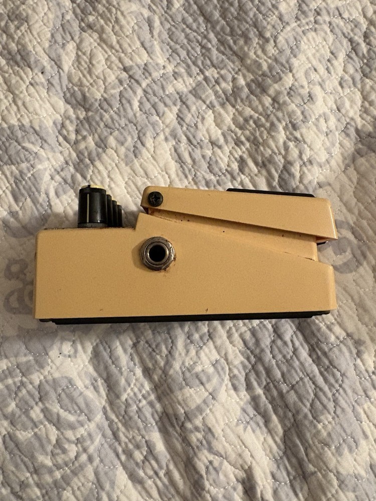 BOSS AW-2 Auto-Wah Pedal