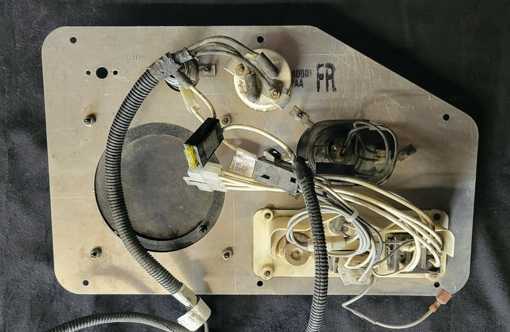 Peterbilt Dash Panel with Speaker