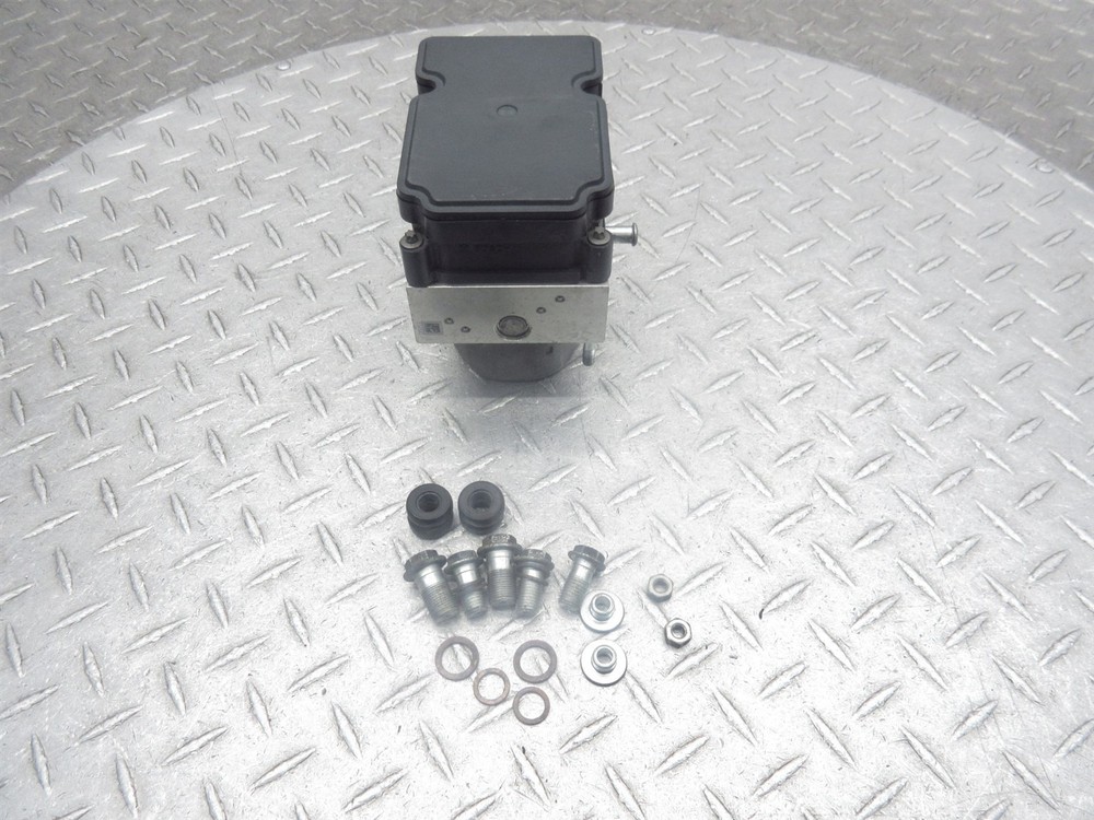 2014 Harley Electra Glide FLHTCU ABS Pump Anti Lock Brake Module Control Unit