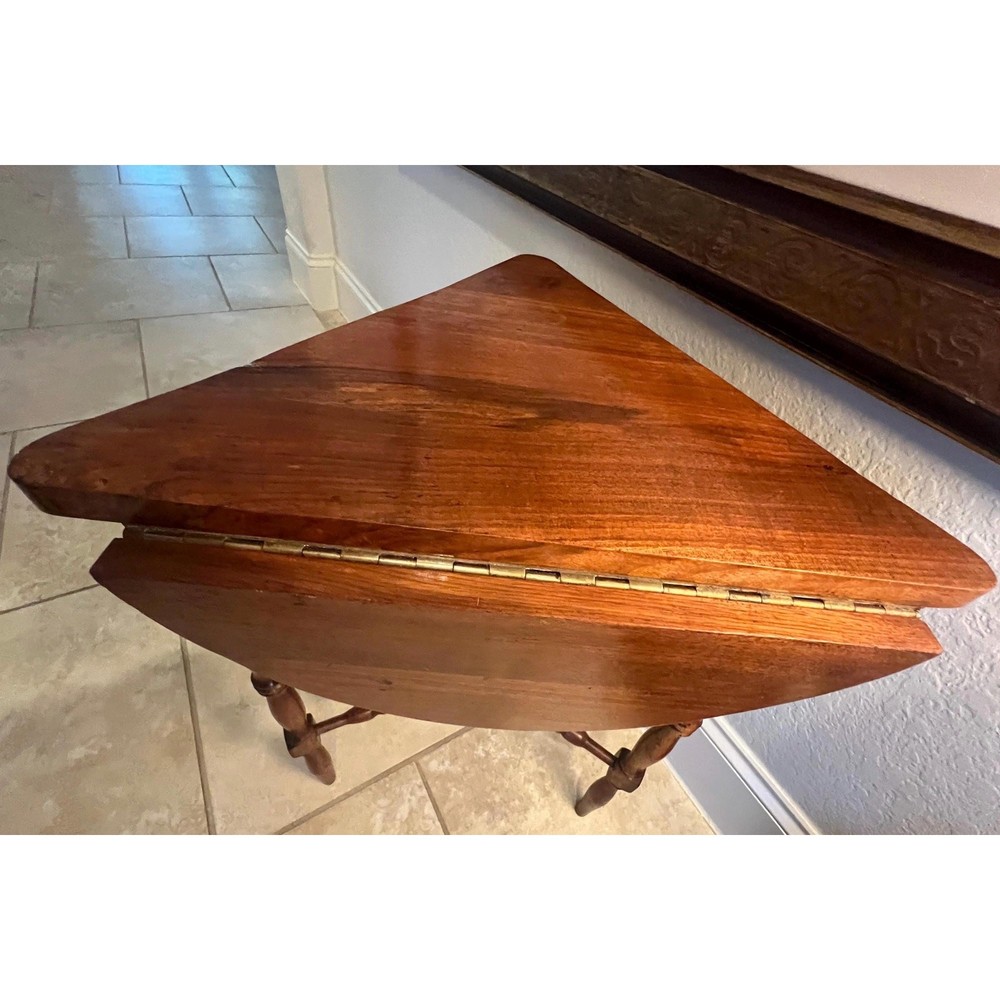 Antique Victorian Cloverleaf Drop Leaf Side Table Walnut Triangular 1800s
