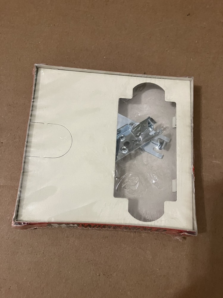 Wiremold V4007C-1R Raceway and Raceway Boxes
