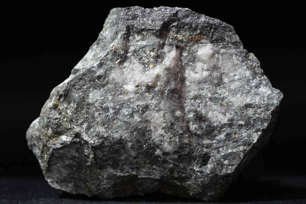 Fluorescent Sphalerite from Daye, Hubei, China