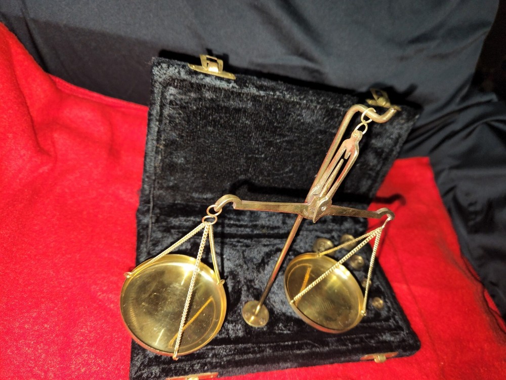 Vintage Hanging Scale (With Weights) in Carrying Case