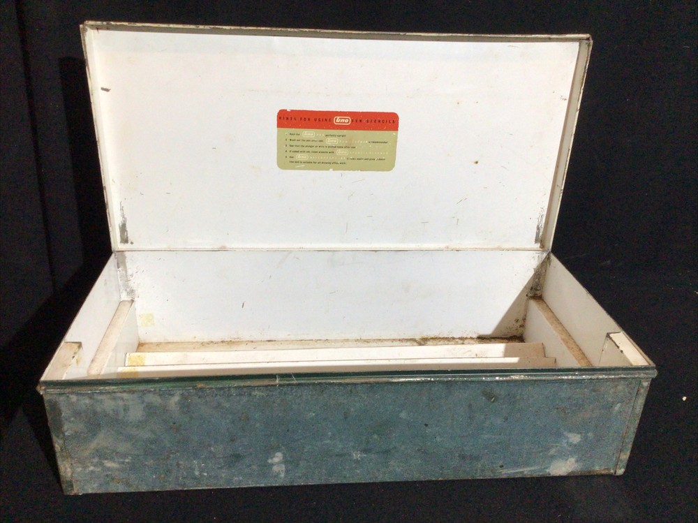 Rare Vintage UNO Metal Box