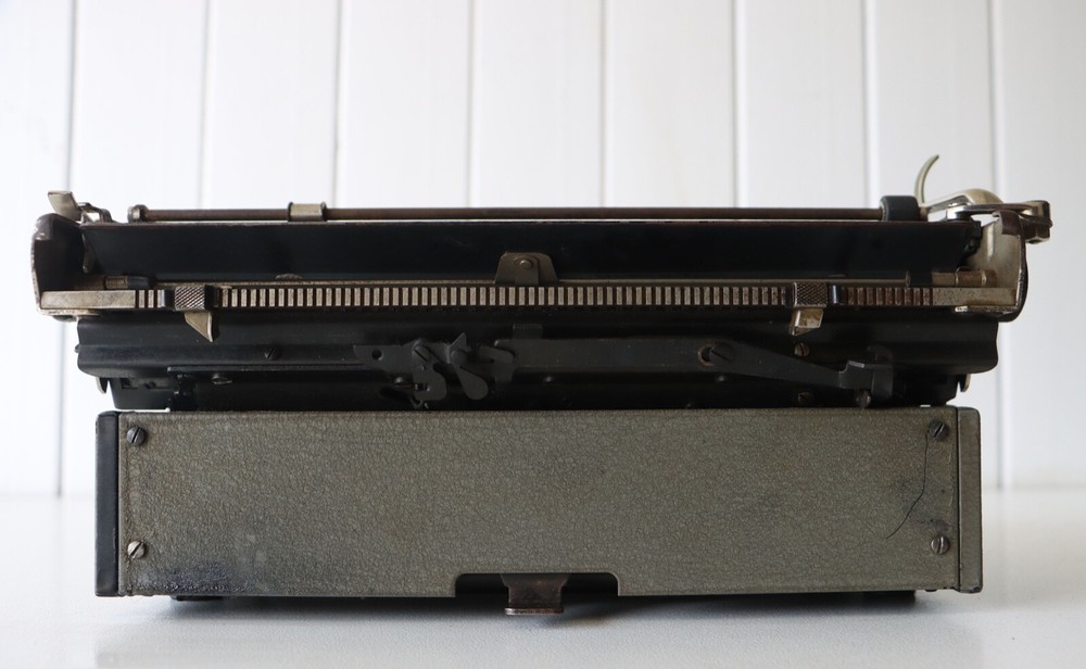Antique Underwood Portable - Typewriter - Excellent Working Order!