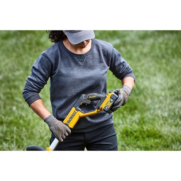 DEWALT 20V MAX Cordless Lawn Edger - 7.5" Cut Width, 2" Depth, Brushless Motor