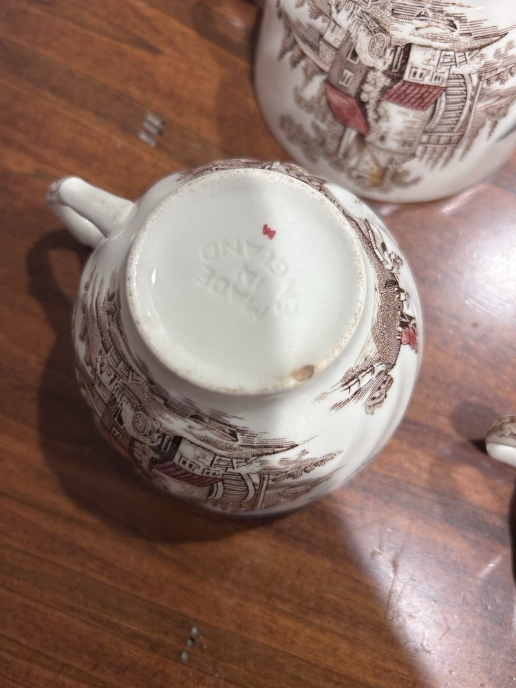 31 Piece Johnson Bros The Old Mill Dinnerware Set Tea Set England