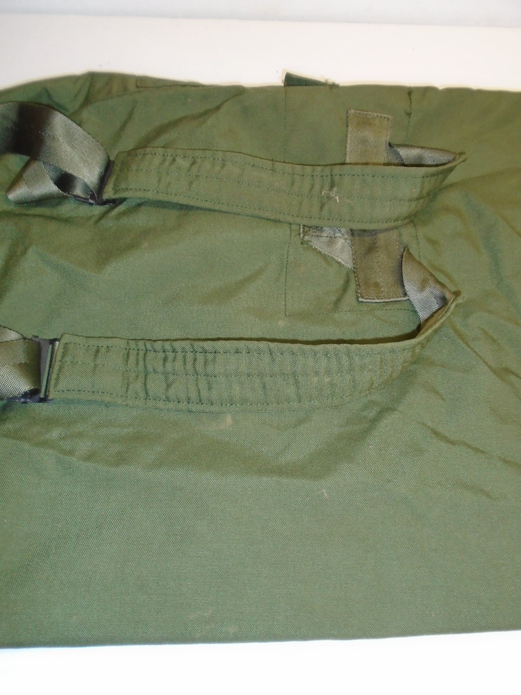 US ARMY NYLON DUFFLE BAG - VERY CLEAN