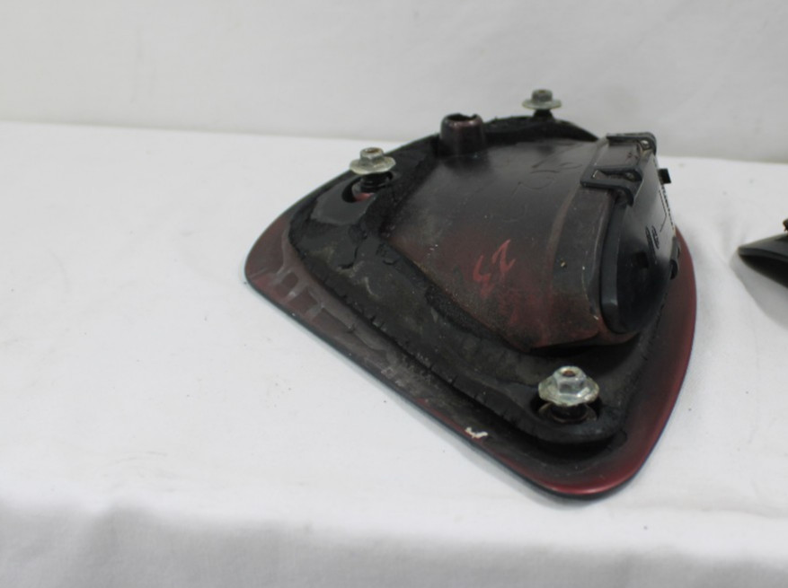 1994-1998 FORD MUSTANG SCOOP INSERT VENT TRIM LEFT & RIGHT QUARTER PANEL BLACK
